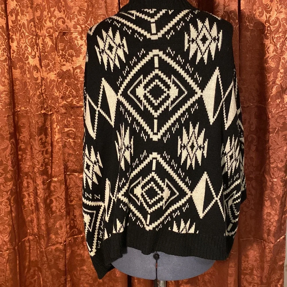 Womens Cardigan - Picture 2 of 4